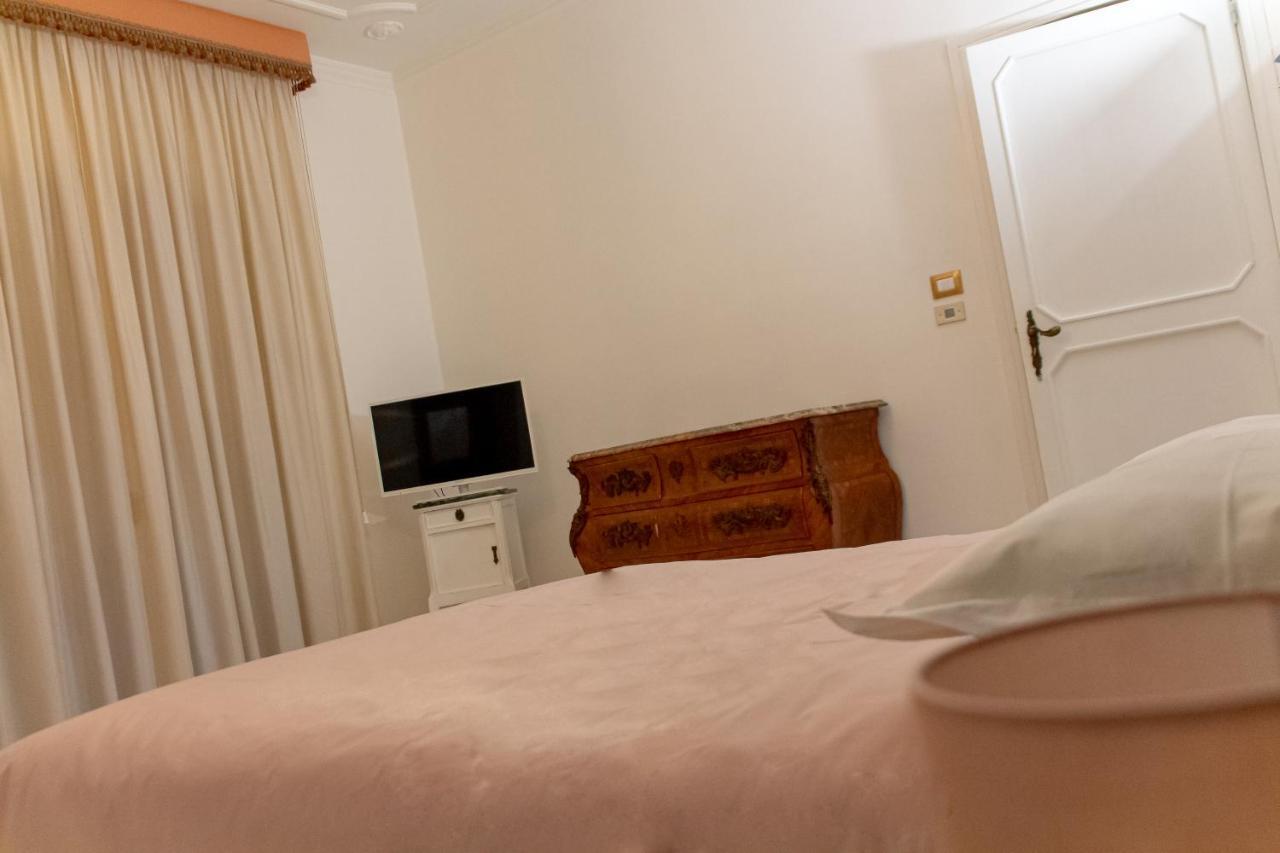 Interno 9 Hotel Bari Ngoại thất bức ảnh