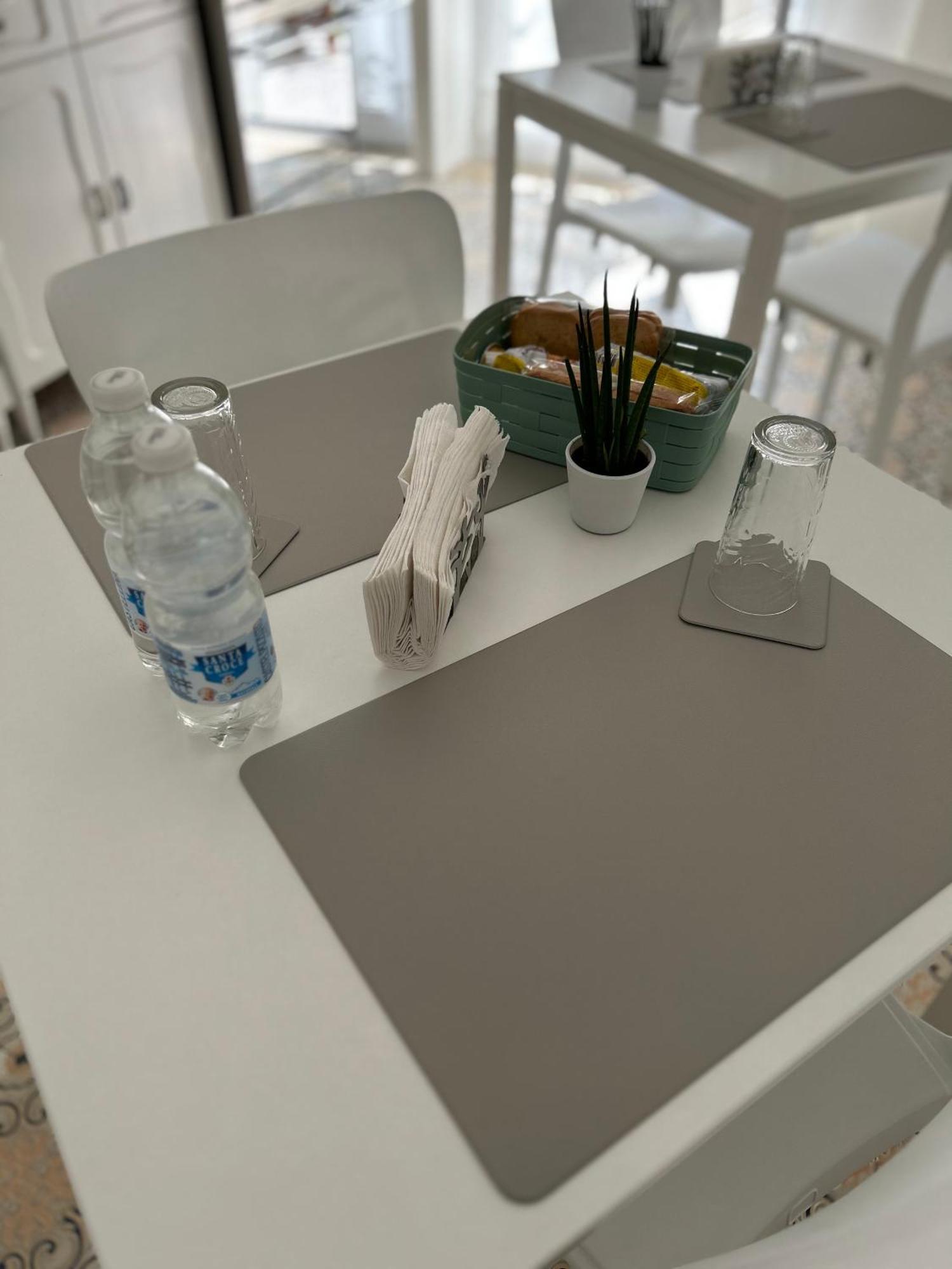Interno 9 Hotel Bari Ngoại thất bức ảnh